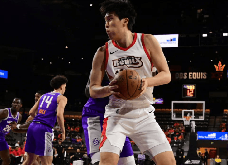 进攻11中3、防守成提款机！CBA最佳防守球员在NBA最大软肋是防守？