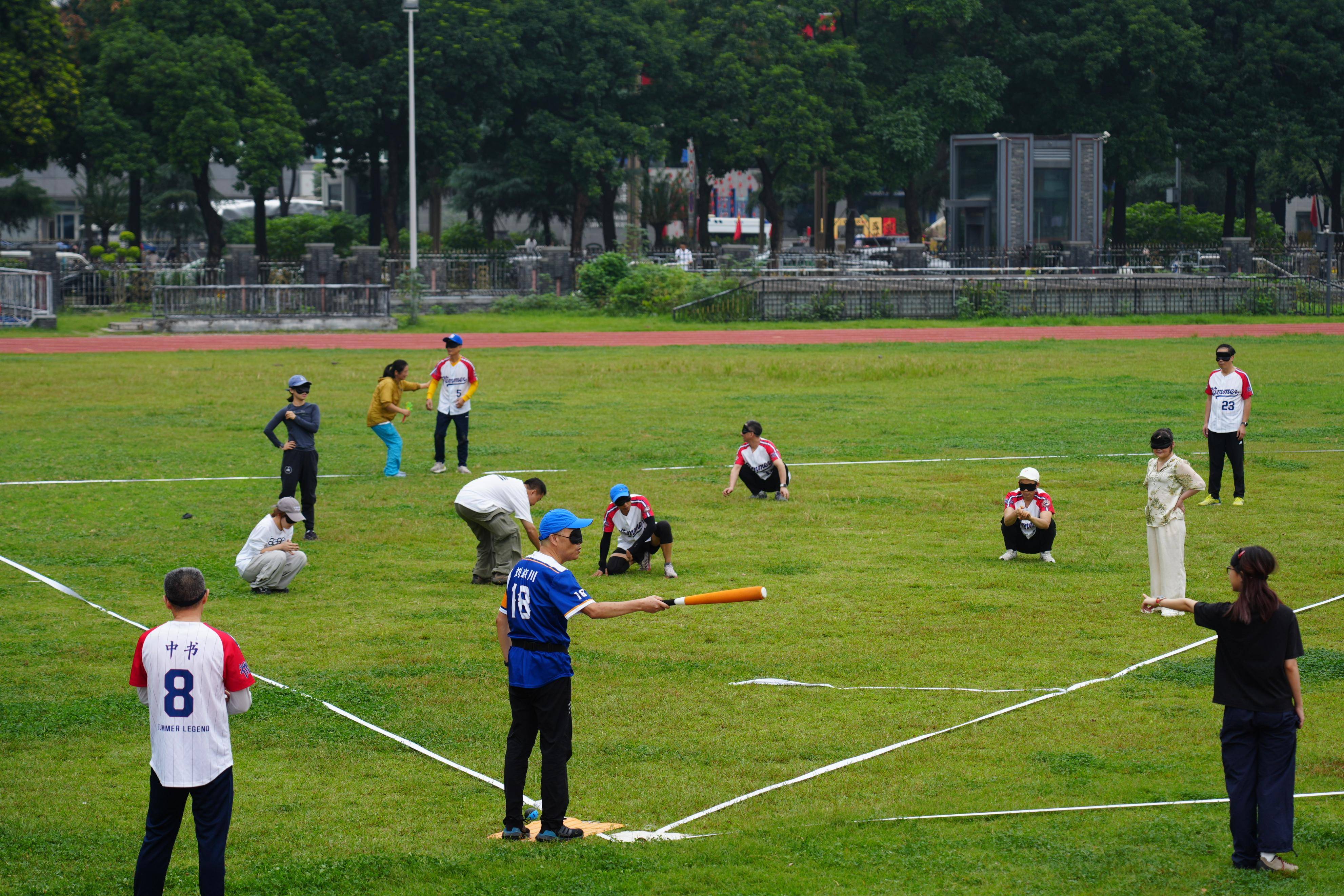 心有光明：成都三名盲人棒球手的热爱与生活｜国际残疾人日