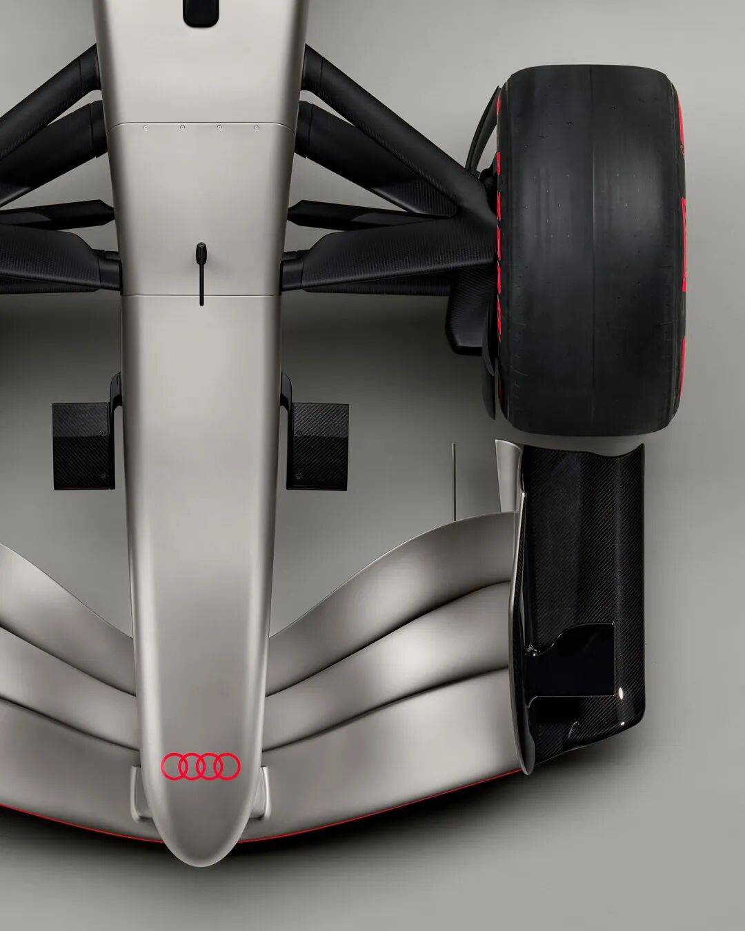 BALENCIAGA 首个橄榄球系列 | Audi Sport F1概念赛车发布 | Heron Preston 回归重掌品牌