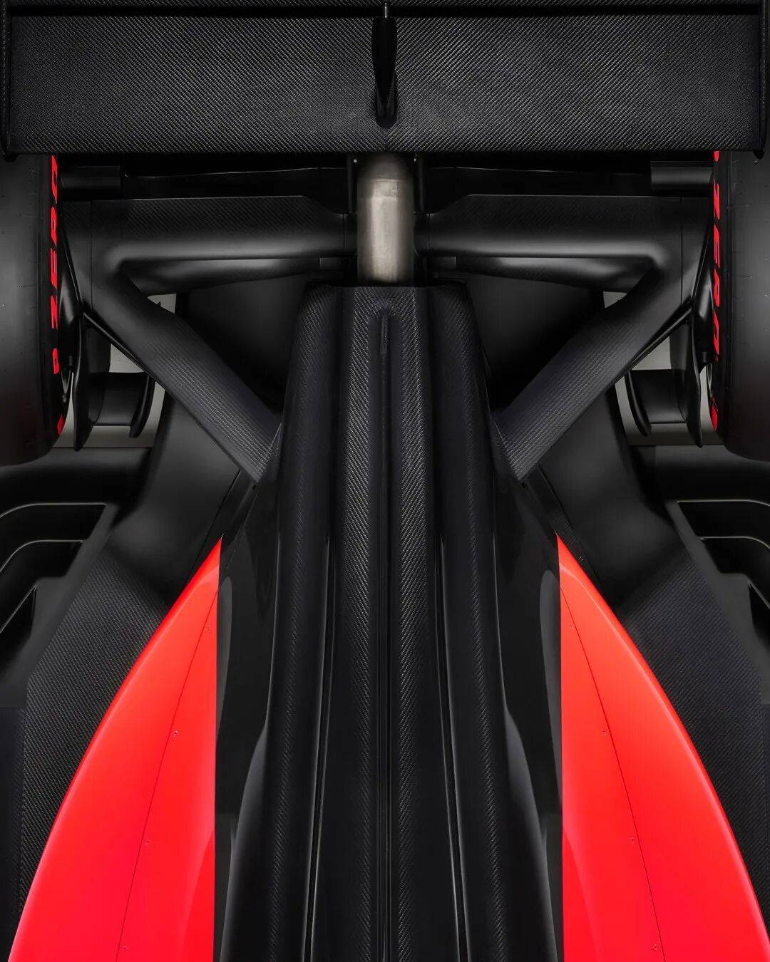 BALENCIAGA 首个橄榄球系列 | Audi Sport F1概念赛车发布 | Heron Preston 回归重掌品牌