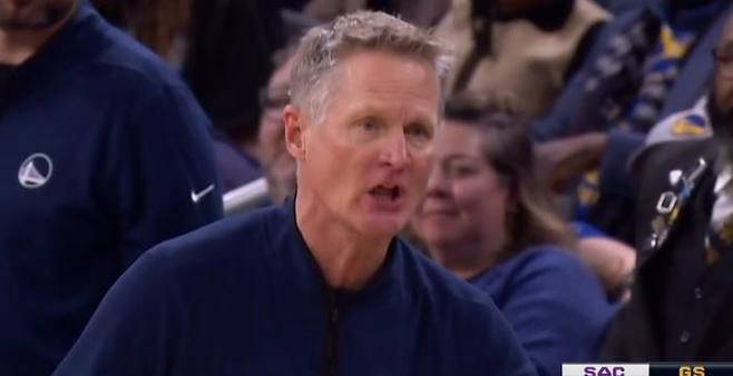 库里与科尔双双被驱逐！这场比赛为何如此黑暗？