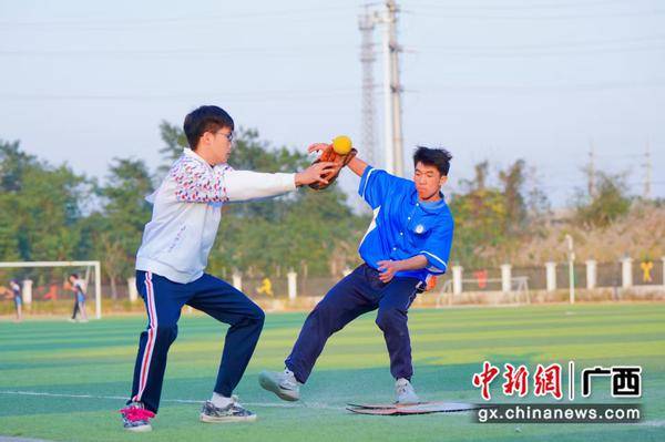 棒球少年燃激情 防城港市青少年软式棒球赛圆满收官