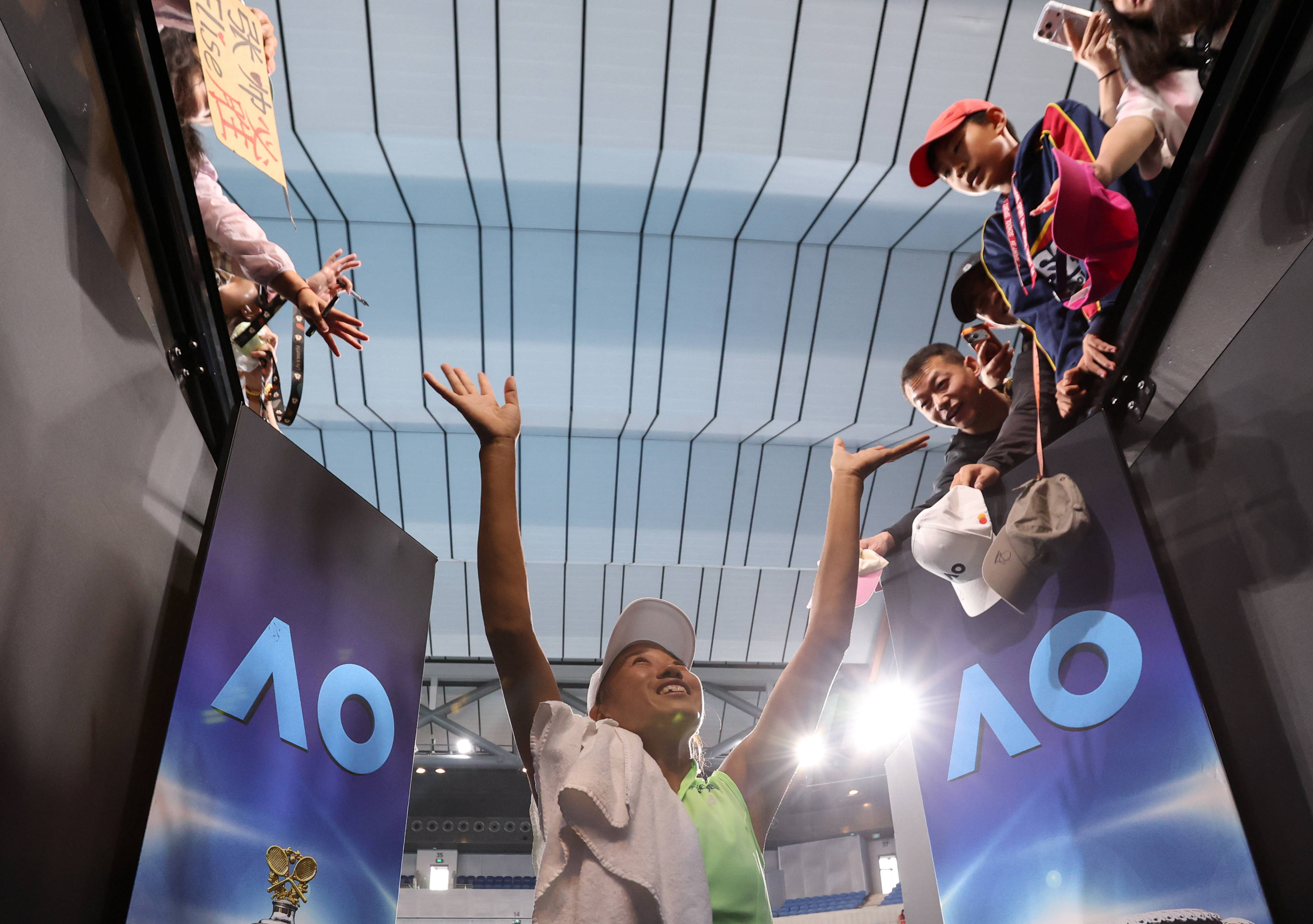 澳网：张帅/梅尔滕斯晋级女双决赛